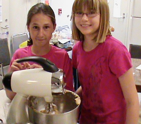 06-30-2010_4-H_Michaela_Horn_and_Michaela_Lawrence_are_part_of_the