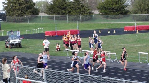 2010-04-15_Girls_race_1
