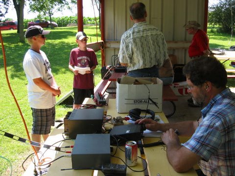 06-26-2010__Scouts__Ham_Radio_operators__Young_Park_2