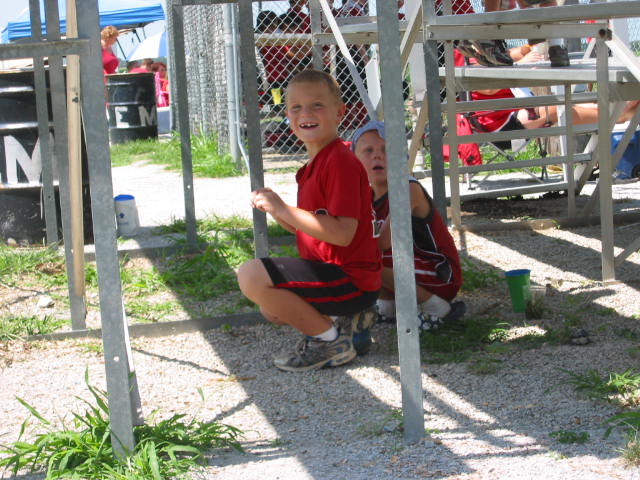 07-17-2010_Kyle__Ty_cool_off_in_Murdock