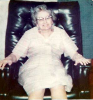 1971_approx._Grandma_Alma_Ellen_Gloekler