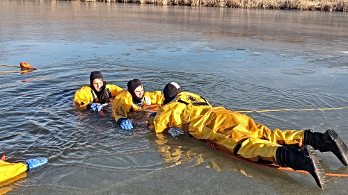 2023 02 22 FIRE RESCUE ICE rescue 2