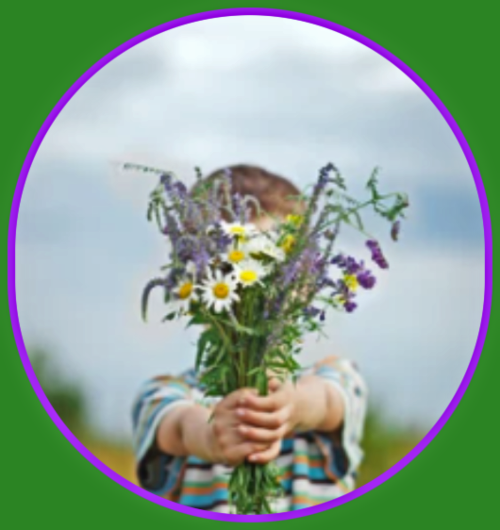 2022 03 30 CHILD WITH FLOWERS 1