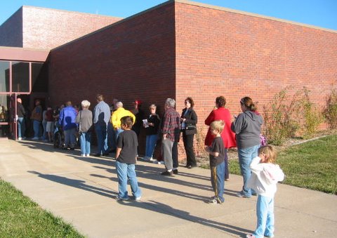 11-30-09_Conestoga_H1N1_Clinic_005