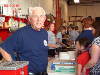 2015-07-04 MVFD_pancakes2